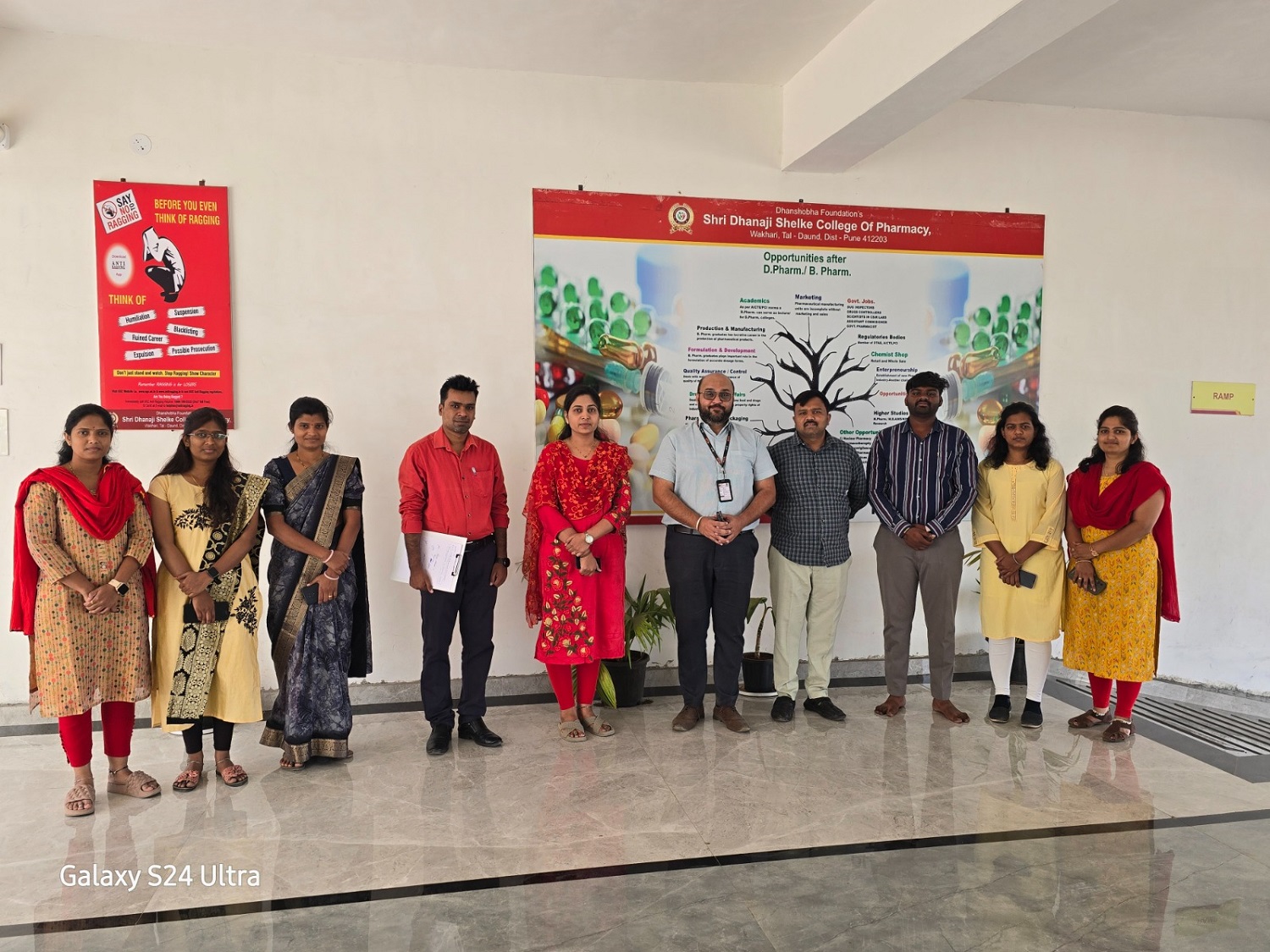 Guess Lectures Team